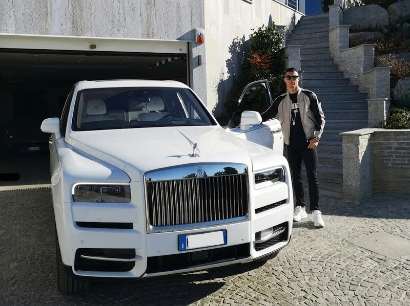 Cristiano Ronaldo là một trong những cầu thủ có sức ảnh hưởng và giá trị thương mại lớn nhất thế giới.