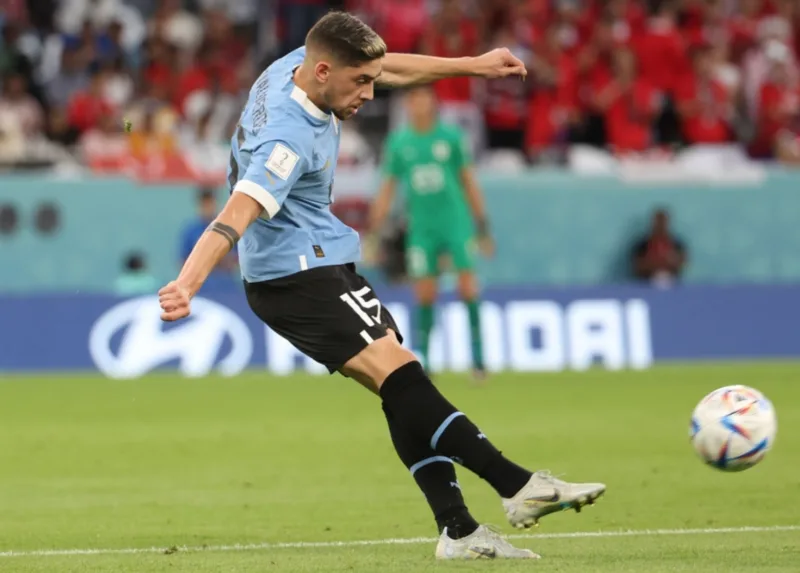 Trong màu áo Uruguay, Federico Valverde tiếp tục thể hiện nguồn năng lượng, khả năng tranh chấp và tinh thần trách nhiệm.